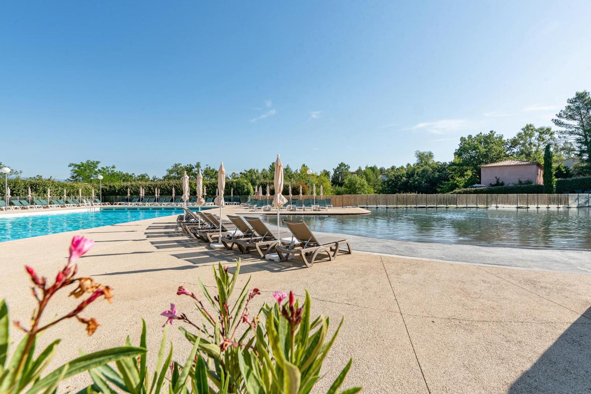 Village Pierre & Vacances Le Rouret Grospierres Ngoại thất bức ảnh