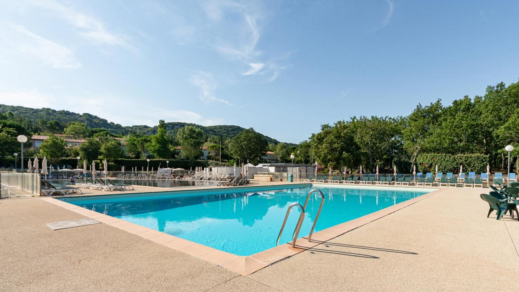 Village Pierre & Vacances Le Rouret Grospierres Ngoại thất bức ảnh